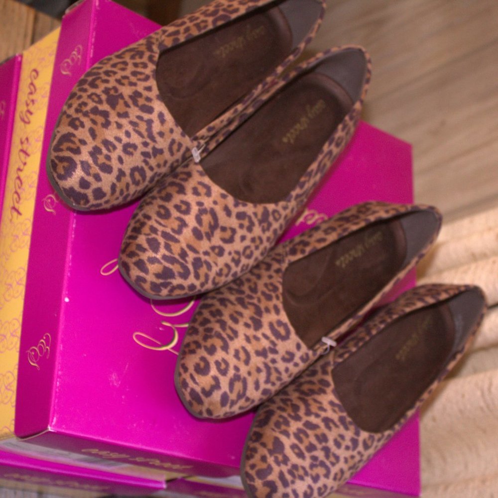 Easy Street Peace Leopard Super Suede NIB 7, 7.5, 8, 9 / Mediums and Narrows - Picture 2 of 14